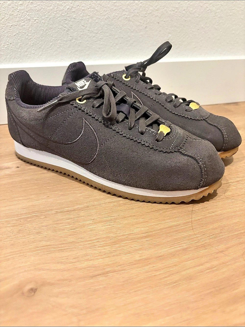 Nike Cortez Suede Black Sneakers Like New